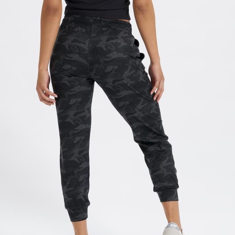Vuori Performance Joggers - image 2